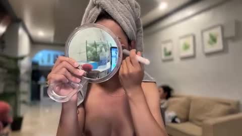 kirstenelsie online show from October 15, 12:44 am