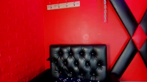 Snapshot of ivoryobsession chatting on February 16, 12:23 pm ivoryobsession online show from February 16, 12:23 pm