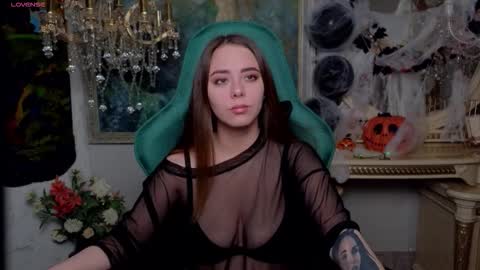 ivorywood_ online show from October 21, 12:28 pm