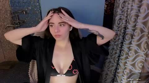 ivorywood_ online show from May 13, 7:22 pm