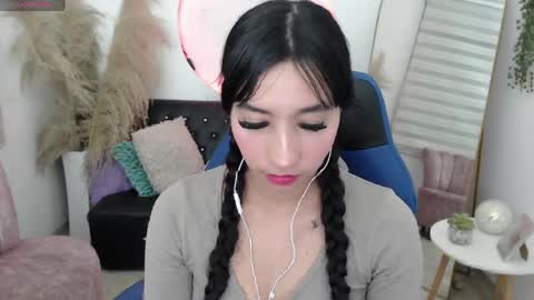 Snapshot of ivvoncute chatting on April 18, 3:54 am ivvoncute online show from April 18, 3:54 am