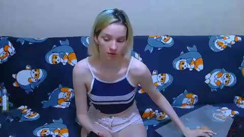 Ivy and Lester online show from July 28, 4:52 am