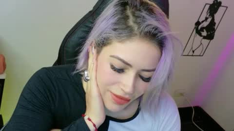 Snapshot of ivy__taylorr chatting on April 16, 2:45 am Diana Rojas online show from April 16, 2:45 am