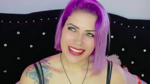 Snapshot of ivy__taylorr chatting on May 11, 9:45 pm Diana Rojas online show from May 11, 9:45 pm