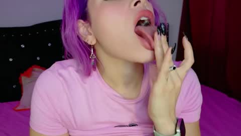 Snapshot of ivy__taylorr chatting on May 16, 10:30 pm Diana Rojas online show from May 16, 10:30 pm