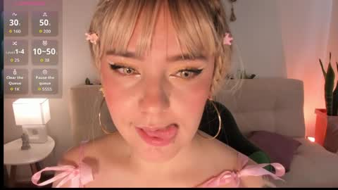 Snapshot of ivy_ragnar chatting on April 23, 4:31 pm Pamela online show from April 23, 4:31 pm