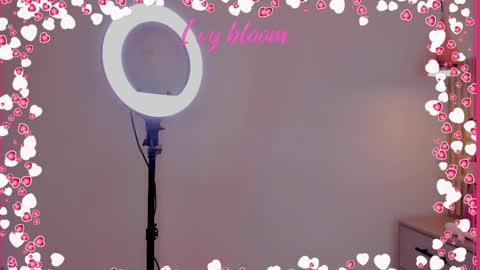 Snapshot of ivybloom_ chatting on June 5, 12:44 pm ivybloom_ online show from June 5, 12:44 pm