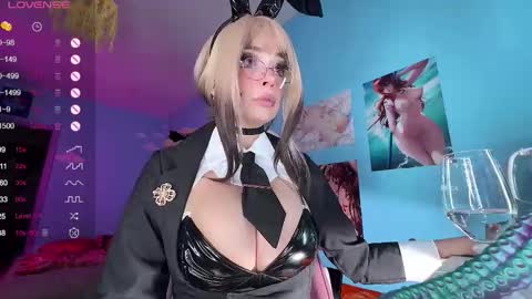 Snapshot of ivydavis chatting on February 27, 9:42 am Radish online show from February 27, 9:42 am