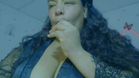 ivydesouza online show from June 25, 7:51 pm