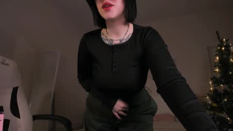 IVY - Follow me 3 online show from January 2, 6:29 am