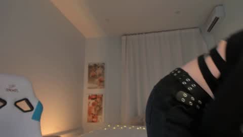 IVY - Follow me 3 online show from January 12, 6:39 am