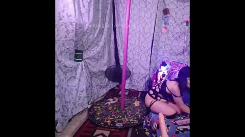ivyjennifer366 online show from May 18, 4:07 am