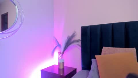 IvyJhonss online show from February 6, 11:57 am