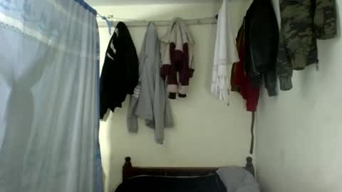 ivyk_ online show from March 4, 5:13 am