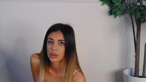 Snapshot of ivylustt chatting on June 2, 6:15 am IvyLustt online show from June 2, 6:15 am