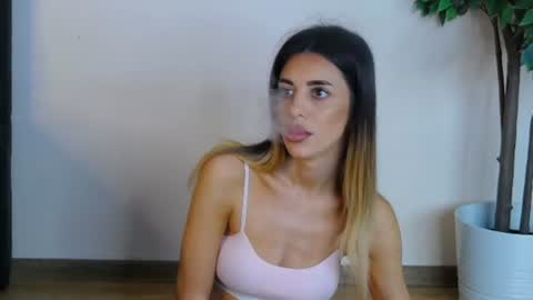 Snapshot of ivylustt chatting on June 13, 7:17 am IvyLustt online show from June 13, 7:17 am