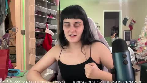 Snapshot of ivyminxxx chatting on December 5, 4:09 am Ivy Minxxx online show from December 5, 4:09 am