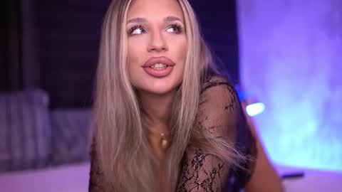 IvyRowa online show from February 24, 1:35 am