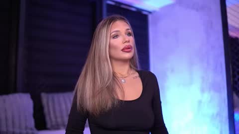 IvyRowa online show from February 27, 7:26 pm