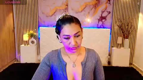 ivyshine7 online show from June 22, 7:00 pm