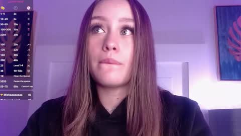 Snapshot of ivyy_crystal chatting on February 24, 3:31 pm Ivy online show from February 24, 3:31 pm