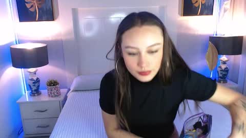 Snapshot of ivyy_crystal chatting on March 12, 12:44 pm Ivy online show from March 12, 12:44 pm