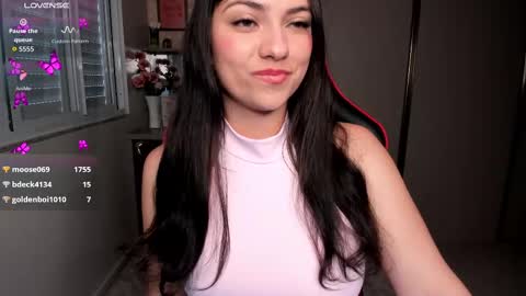 Snapshot of ivyy_scott chatting on October 5, 2:37 pm Ivvy online show from October 5, 2:37 pm