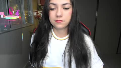 Snapshot of ivyy_scott chatting on November 18, 10:36 pm Ivvy online show from November 18, 10:36 pm