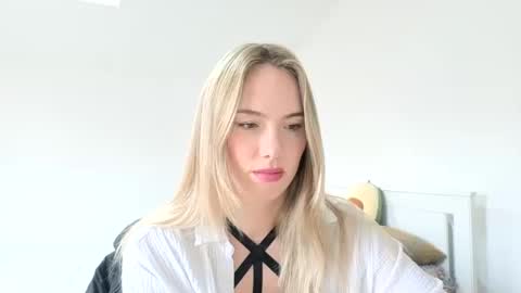 ivyyy1995 online show from November 20, 1:00 pm