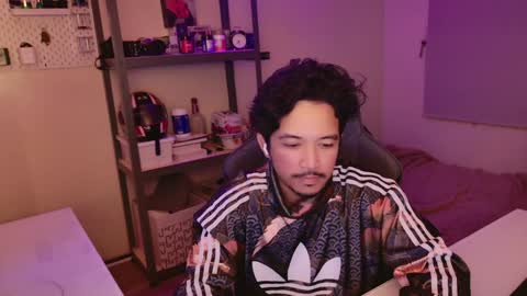 Snapshot of iwasd3nse chatting on December 19, 11:29 am iwasd3nse online show from December 19, 11:29 am