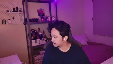 Snapshot of iwasd3nse chatting on December 21, 6:09 am iwasd3nse online show from December 21, 6:09 am