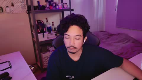 Snapshot of iwasd3nse chatting on December 21, 8:21 pm iwasd3nse online show from December 21, 8:21 pm