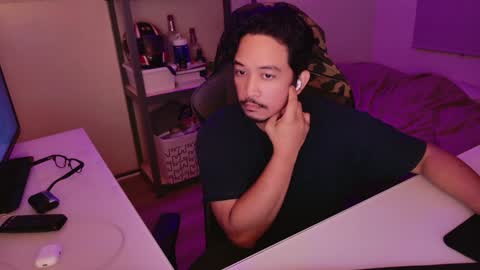 Snapshot of iwasd3nse chatting on December 22, 5:23 am iwasd3nse online show from December 22, 5:23 am