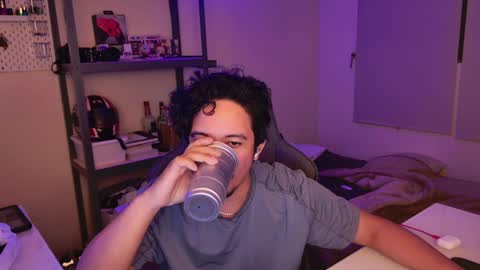 Snapshot of iwasd3nse chatting on January 17, 6:26 am iwasd3nse online show from January 17, 6:26 am