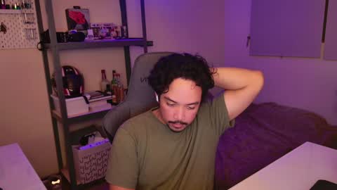 Snapshot of iwasd3nse chatting on January 19, 5:48 am iwasd3nse online show from January 19, 5:48 am