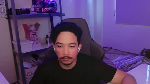 Snapshot of iwasd3nse chatting on February 7, 9:48 pm iwasd3nse online show from February 7, 9:48 pm