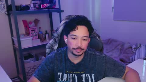 Snapshot of iwasd3nse chatting on February 12, 6:09 pm iwasd3nse online show from February 12, 6:09 pm