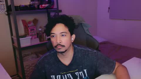 Snapshot of iwasd3nse chatting on February 16, 2:10 pm iwasd3nse online show from February 16, 2:10 pm