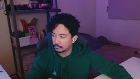 Snapshot of iwasd3nse chatting on February 21, 3:01 am iwasd3nse online show from February 21, 3:01 am