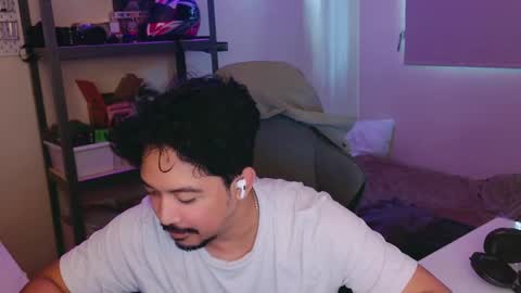 Snapshot of iwasd3nse chatting on February 22, 6:52 pm iwasd3nse online show from February 22, 6:52 pm