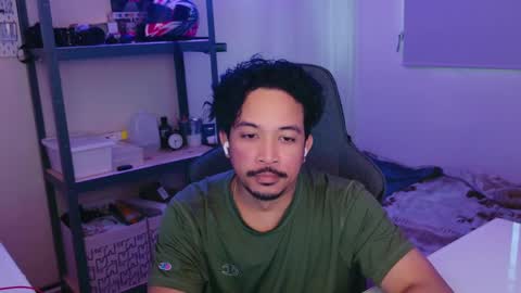 Snapshot of iwasd3nse chatting on March 2, 12:42 am iwasd3nse online show from March 2, 12:42 am