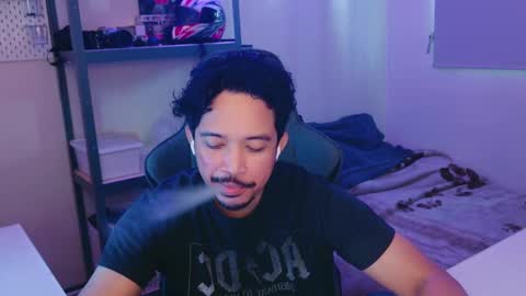 Snapshot of iwasd3nse chatting on March 2, 9:43 pm iwasd3nse online show from March 2, 9:43 pm