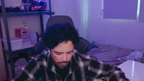 Snapshot of iwasd3nse chatting on March 5, 6:45 pm iwasd3nse online show from March 5, 6:45 pm