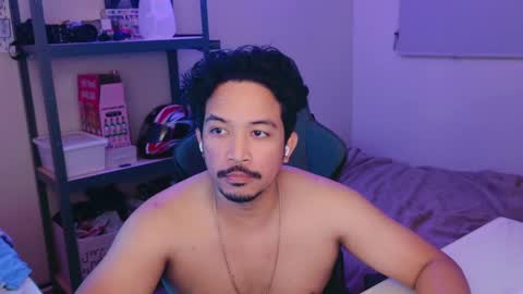 Snapshot of iwasd3nse chatting on March 9, 1:15 pm iwasd3nse online show from March 9, 1:15 pm