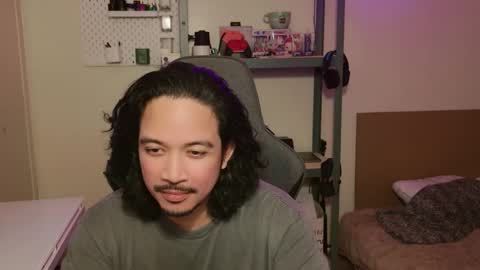 Snapshot of iwasd3nse chatting on March 8, 8:18 am iwasd3nse online show from March 8, 8:18 am