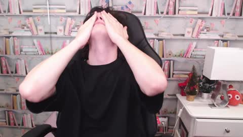 Maxim online show from December 11, 6:04 am