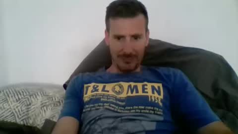 Snapshot of iyoperro chatting on October 24, 9:17 am Casandro online show from October 24, 9:17 am