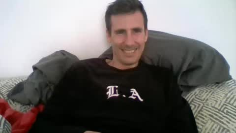 Snapshot of iyoperro chatting on November 30, 3:05 pm Casandro online show from November 30, 3:05 pm