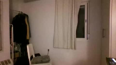 Snapshot of iyoperro chatting on February 21, 1:50 am Casandro online show from February 21, 1:50 am