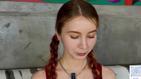 izi online show from March 18, 5:05 pm